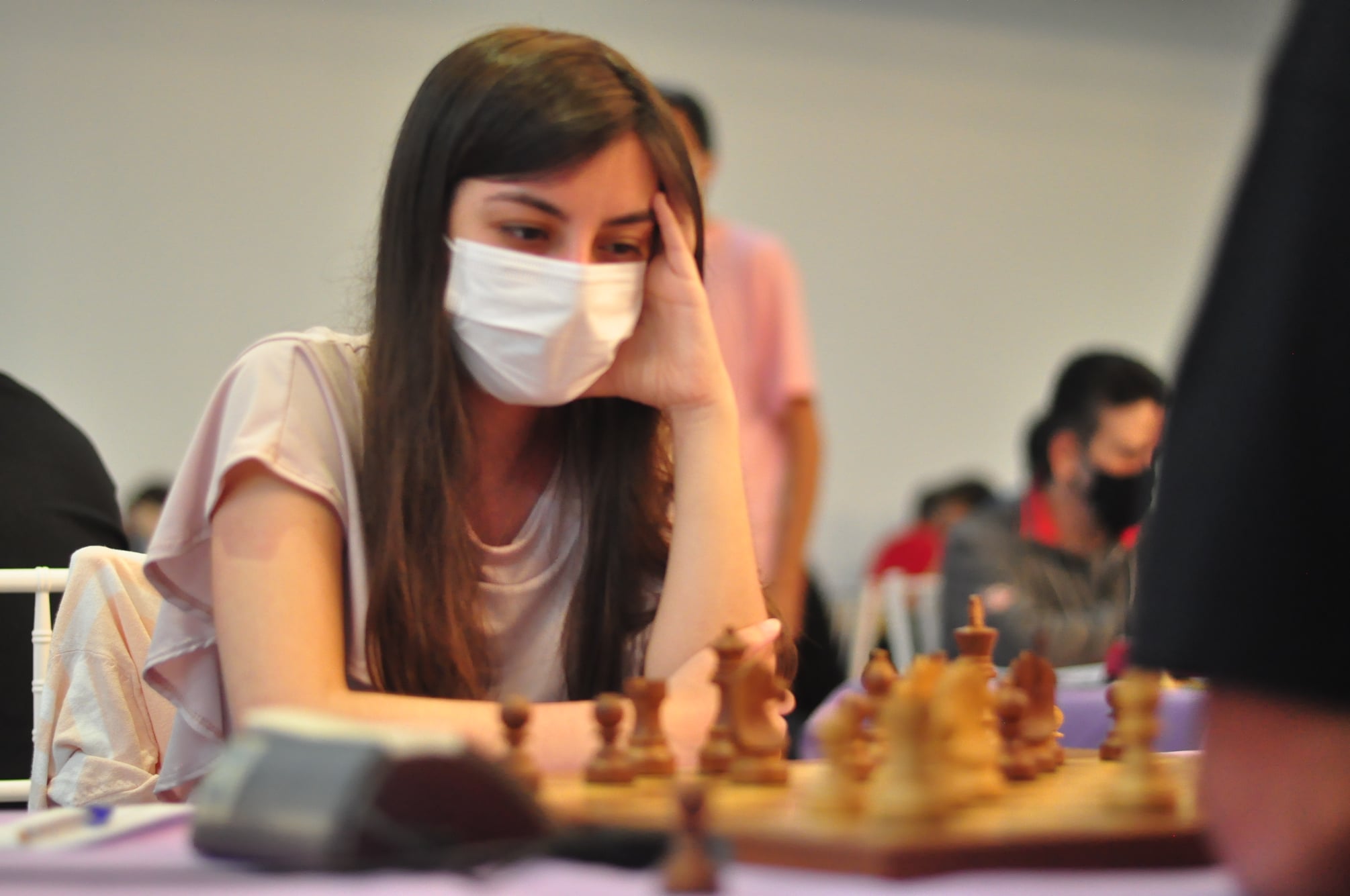 Introdução - Julia Alboredo vídeo de xadrez