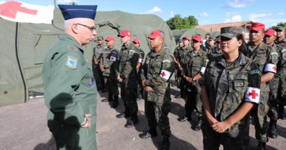 Forças Armadas com FAB e Exército prestam serviços humanitários ao povo yanomani.