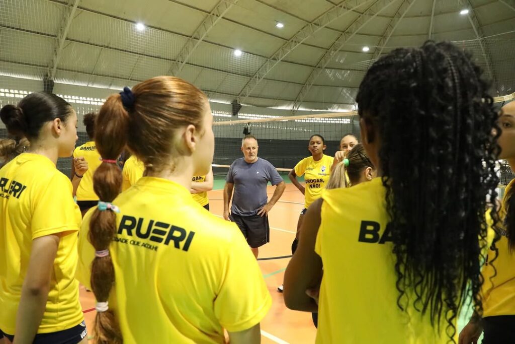 Vôlei feminino de Barueri inicia pré-temporada com todas categorias de base.