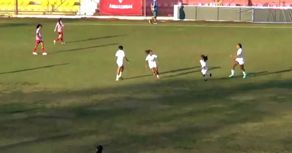 Lance de Audax 2x1 Paulista, última rodada da 1ª fase do Campeonato Paulista Feminino Sub 15; Audax se classifica com 2 a 1.