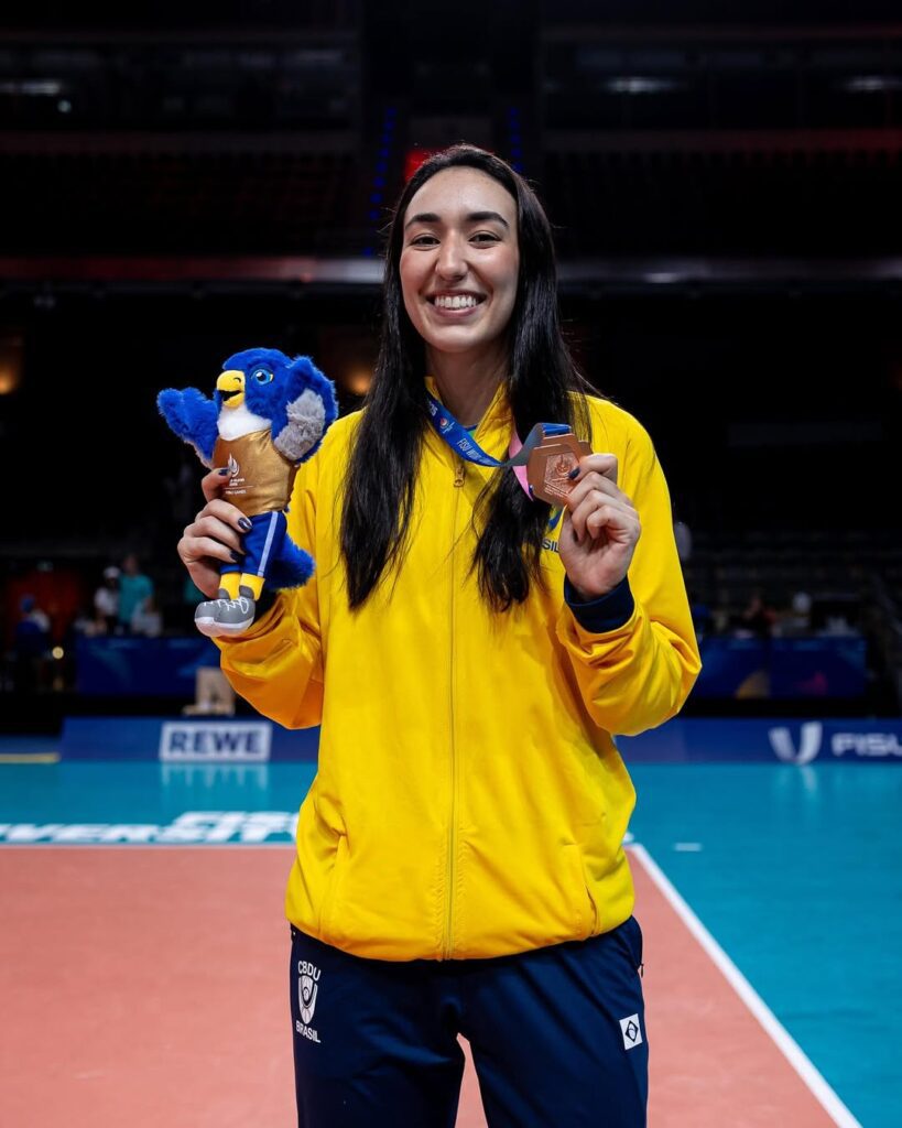 Ponteira Sabrina Groth é do Barueri Vôlei e foi bronze com ao Brasil 21 no Games Summer.