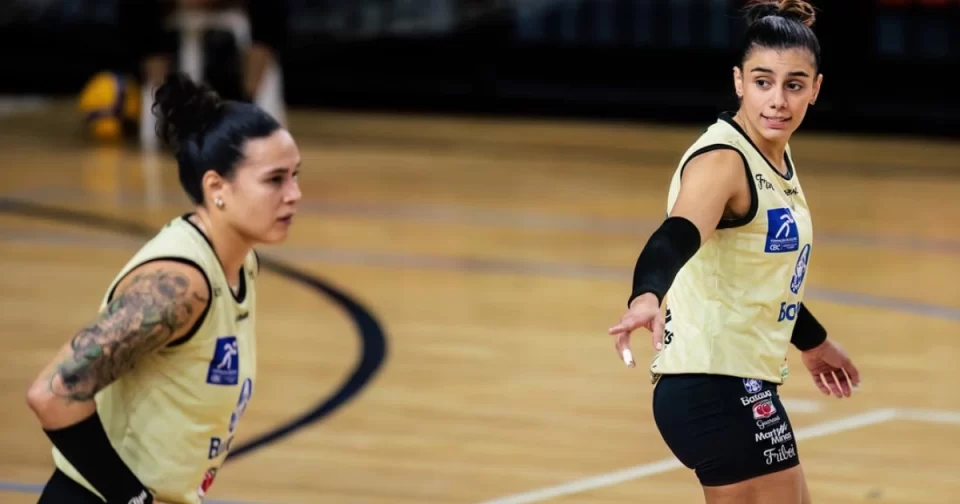 A líbero Kika de Osasco cumpre primeiro amistoso do Mack visando a Superliga - contra o próprio Minas, adversário da estreia em 21 de outubro.