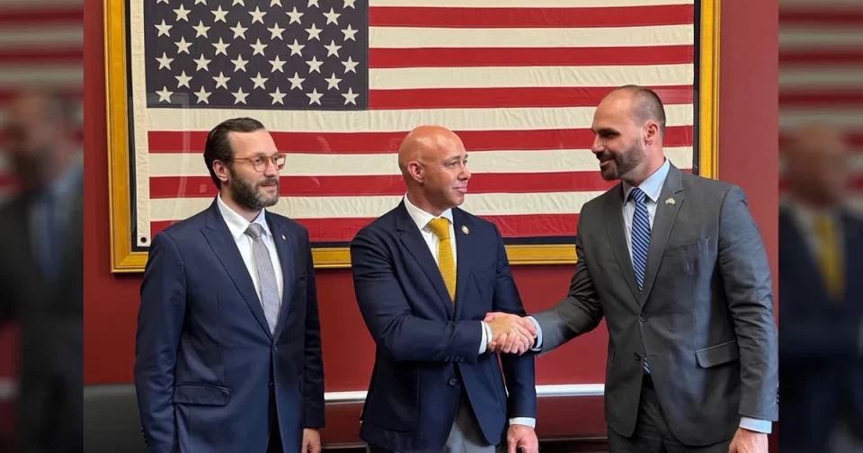 Deputado Eduardo Bolsonaro é denunciado pela Procuradoria-Geral da República.
