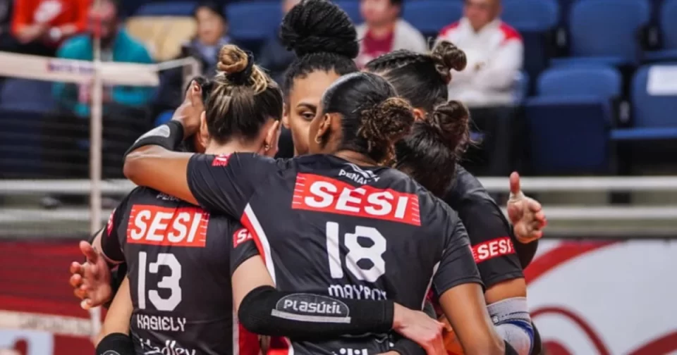 Bauru faz 3 a 2 no Barueri e encaminha título do Campeonato Paulista de Vôlei Feminino.