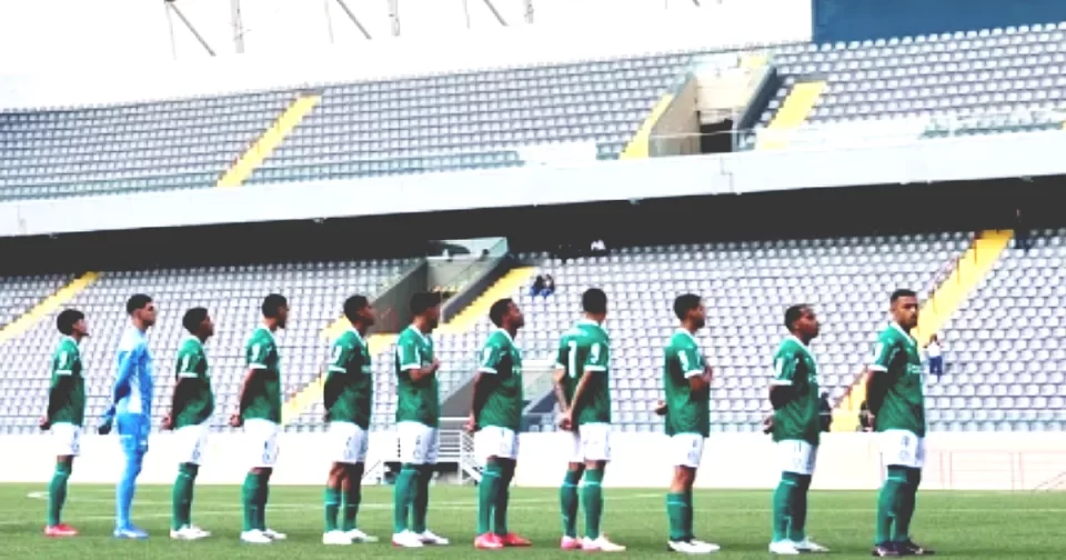 Palmeiras decide vaga por semifinal do Paulista Sub 20 em Barueri.