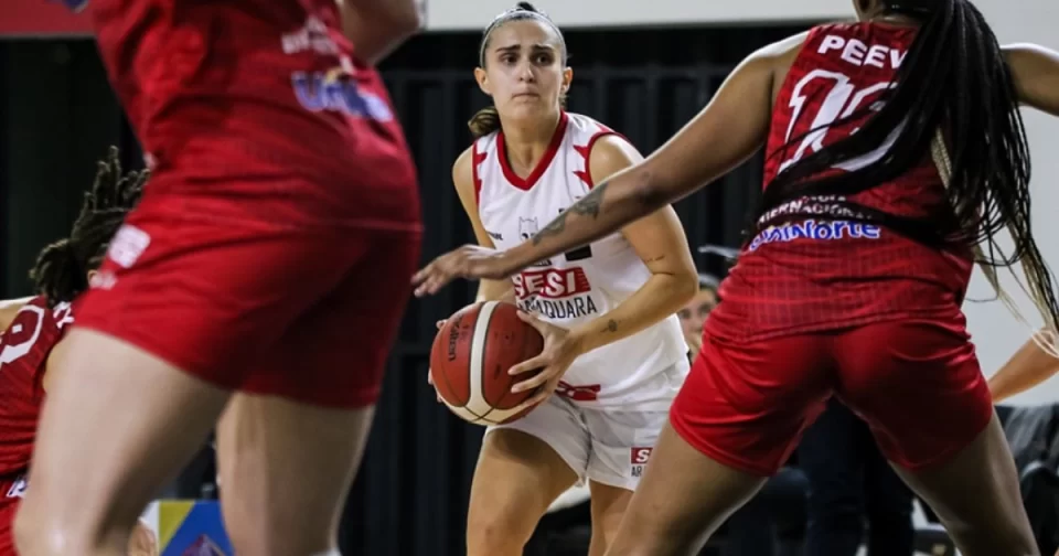 Bia de Osasco, desde o final de setembro fora de jogo com Araraquara no Paulistão de Basquete.