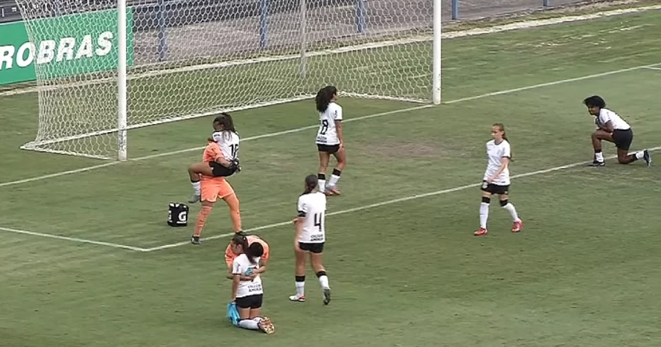 Corinthians vira 4 a 1 sobre o Audax e está nas semifinais do Paulista Feminino Sub 17.