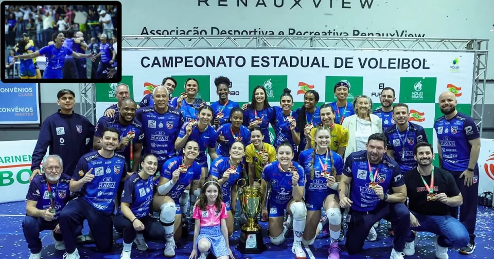 Brusque conquista o título catarinense de vôlei feminino - a central Giulia Dias é nativa de Osasco e está nesse pódio.