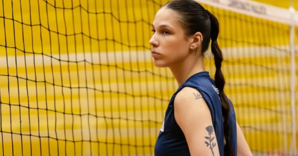 Com a quase certa saída da central Júlia Kudiess do Minas, quem aparece para a vaga é Lu Nezzo, do Barueri.