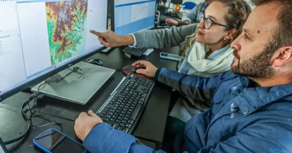 Por ciclone extratropical, Inmet arvora bandeira laranja para São Paulo.
