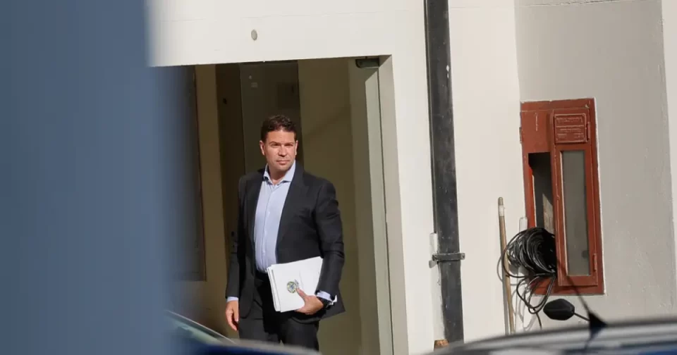 Deputado Alexandre Ramagem fugiu para os EUA em setembro, agora tem ordem de extradição em andamento.