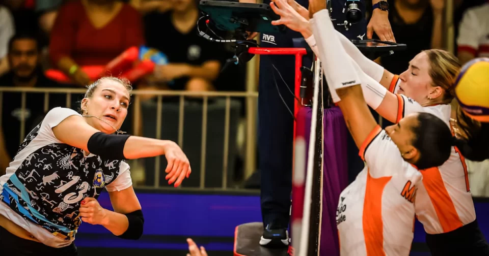 Modesto Zhetysu do Cazaqustão dá sufoco ao favorito Osasco, classificado às semifinais do Mundial de Clubes.