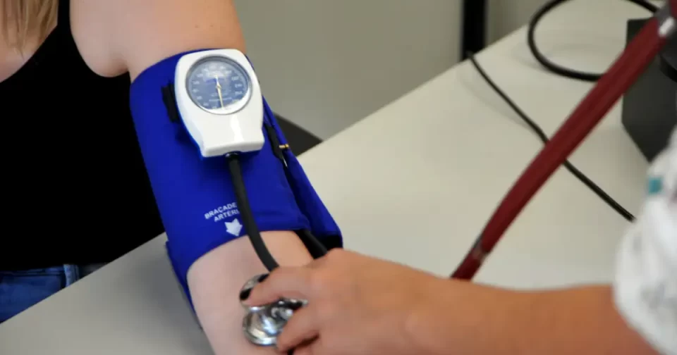 De 2006 a 2024, cresce número de brasileiros com diabetes e hipertensão.