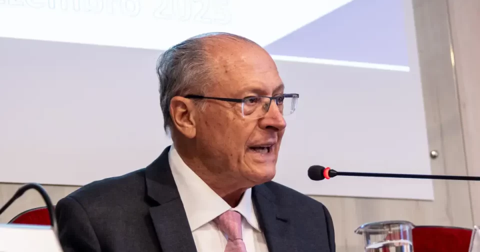 Vice-presidente Geraldo Alckimin celebra Brasil fechar 2025 com recordes nas exportações.