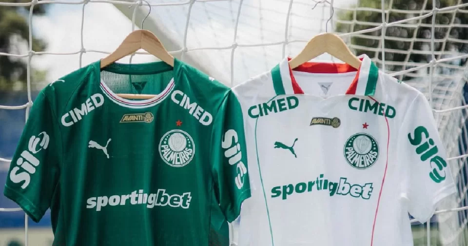 Palmeiras tem duplo manto em Barueri - de manhã pela Copa SP e à noite pelo Paulistão.