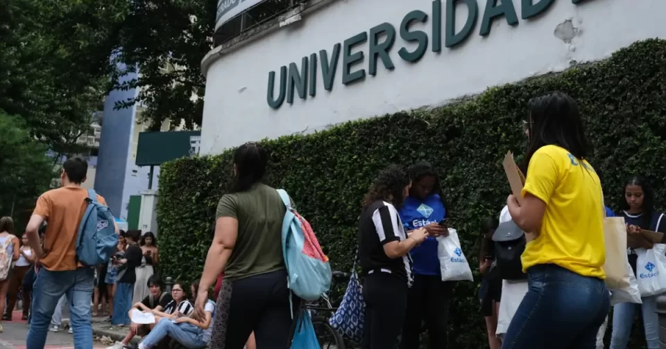 Estudantes que passaram pelo Enem já podem consultar vagas disponibilizadas pelo Fies.
