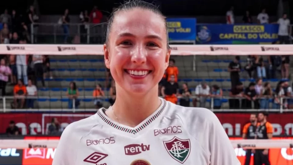 Levantadora Amanda Sehn entra no 4º set para levar Fluminense à vitória sobre Osasco - returno da Superliga.