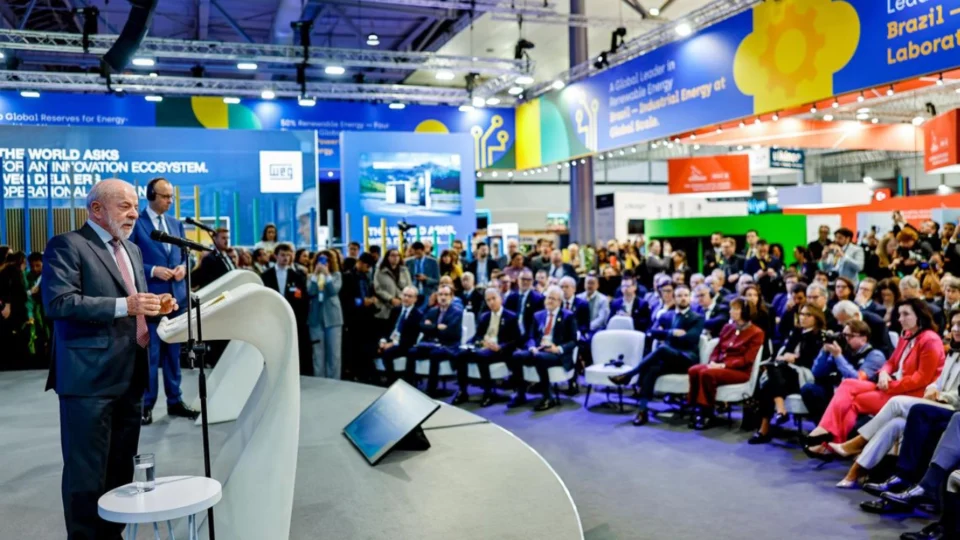 Na Alemanha, Lula exalta pioneirismo do Brasil em biocombustíveis.