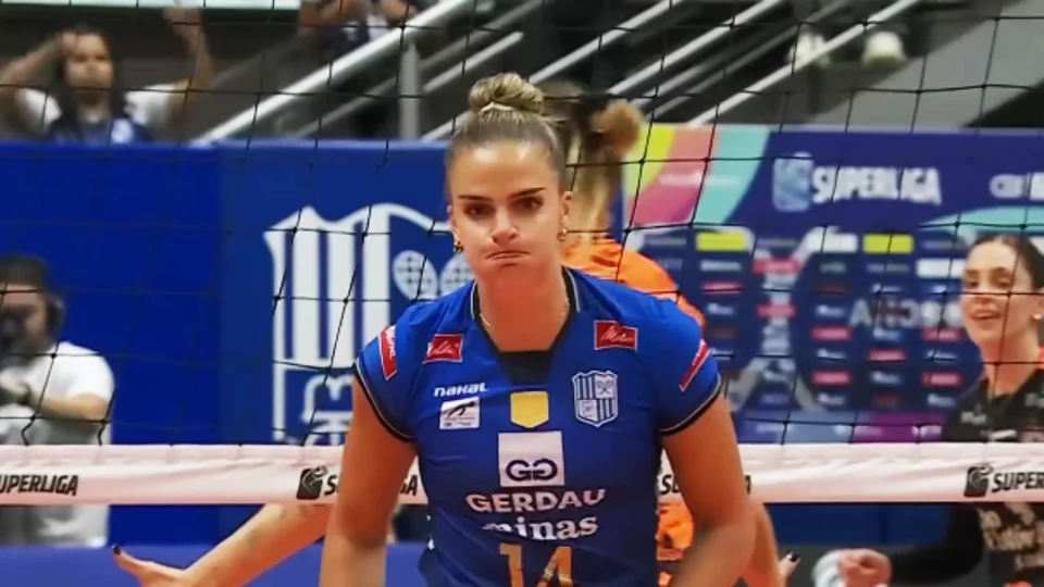 Canadense Hilary Jonhson, ponteira do Minas Tênis nas semifinais da Superliga.