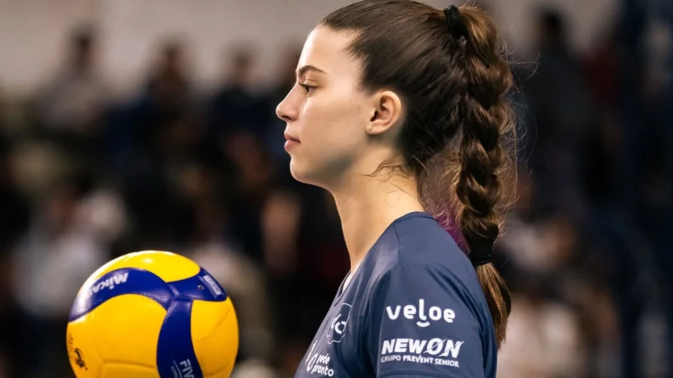 Ponteira Aline Segato é a primeira baixa de Barueri após a Superliga.