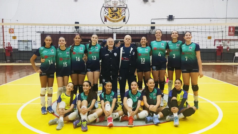 Vôlei sub 14 de Barueri no Campeonato Estadual Feminino.