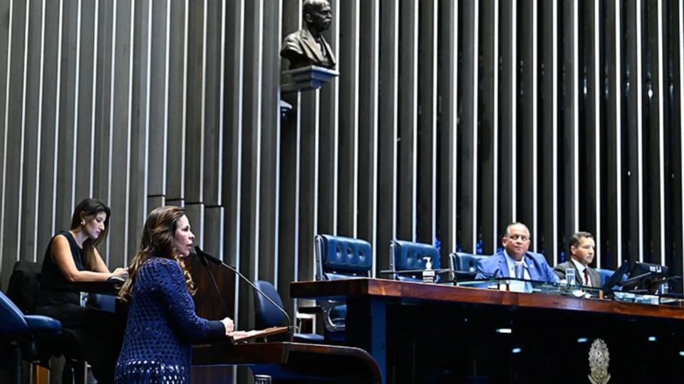 Senado aprova banco de dados nacional para condenados por agressão contra mulher.