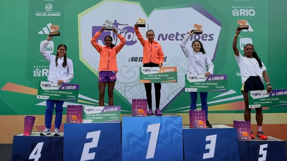 Jenifer de Osasco em segundo lugar nos 10k da Maratona do Rio.