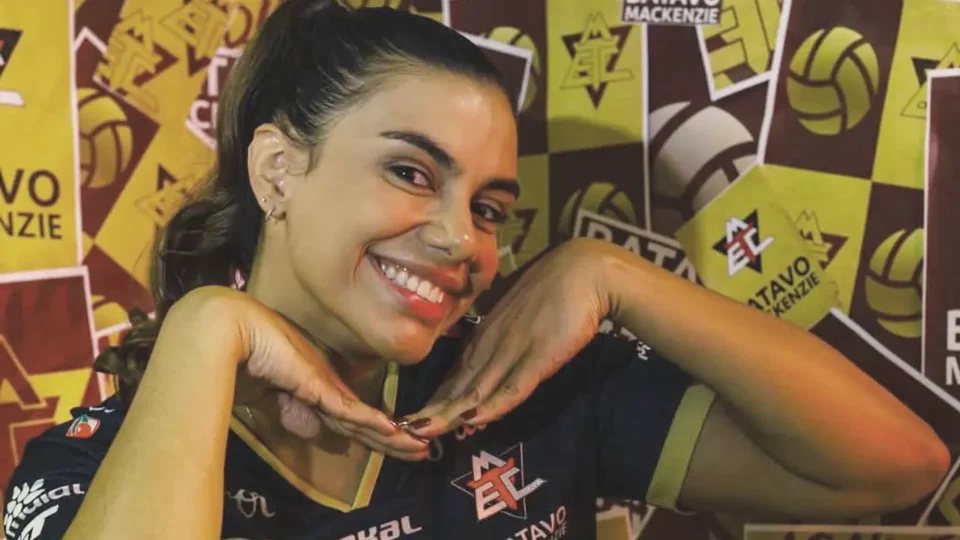 Kika de Osasco volta ao Fluminense após 10 anos, clube que a profissionalizou.