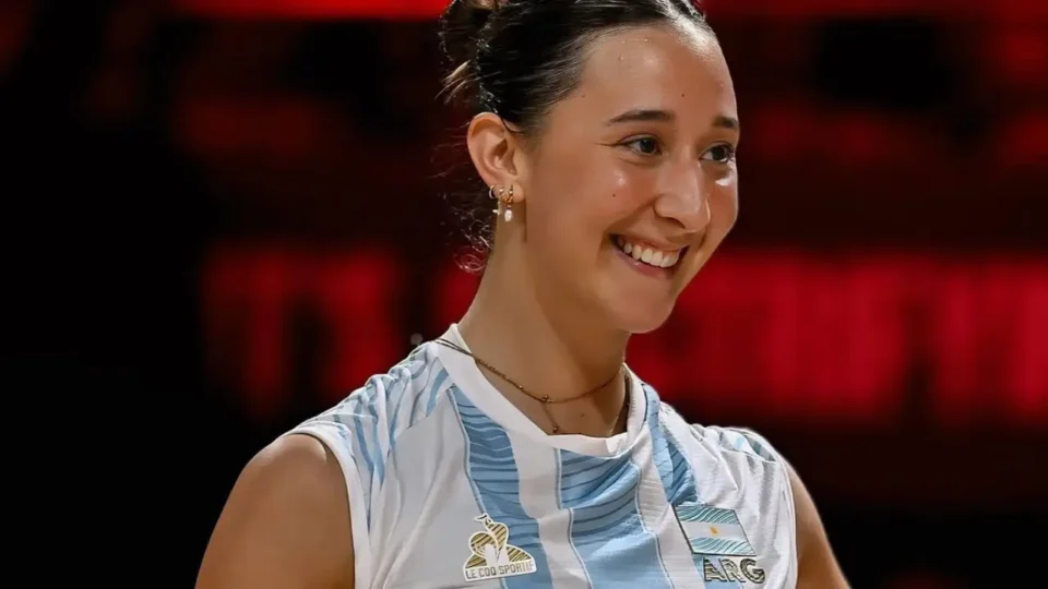 Oposto Bianca Cugno confirmada na seleção da Argentina para a Copa Sul-americana no Peru.