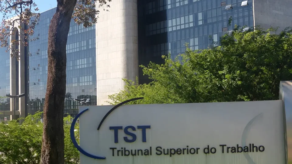 Justiça do Trabalho alerta sobre assédio eleitoral no trabalho.
