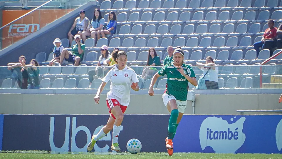 Palmeiras recebe Inter pelo Brasileirão Feminino em Barueri e vence por 2 a 1.