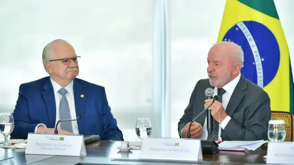 Ministro Fachin e presidente Lula falam da crise no STF.