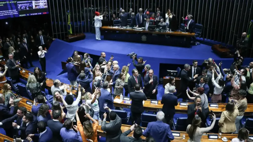 Imprensa internacinal reage ao fim da escala 6a1 e ligam vitória ao presidente Lula.